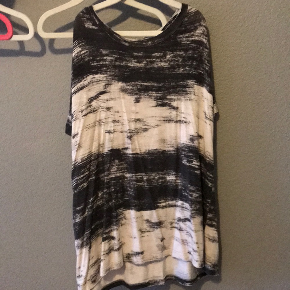 American Eagle tee shirt